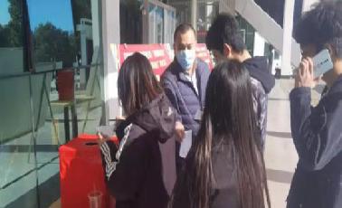 嘉園三樓餐廳正在參加“十佳服務(wù)窗口”評選活動，快為你更喜歡的窗口投票吧！